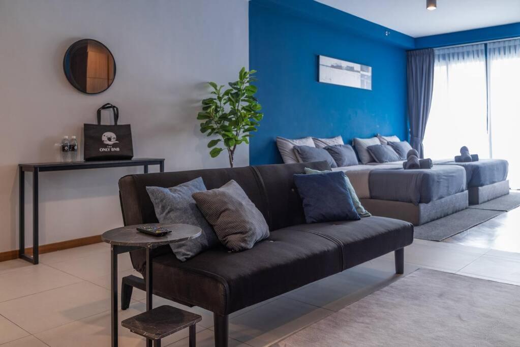 Deluxe Seaview Suite Twin Bed By The Only Bnb Tanjung Tokong Exteriér fotografie