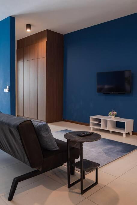 Deluxe Seaview Suite Twin Bed By The Only Bnb Tanjung Tokong Exteriér fotografie