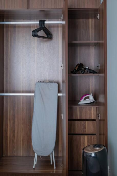Deluxe Seaview Suite Twin Bed By The Only Bnb Tanjung Tokong Exteriér fotografie